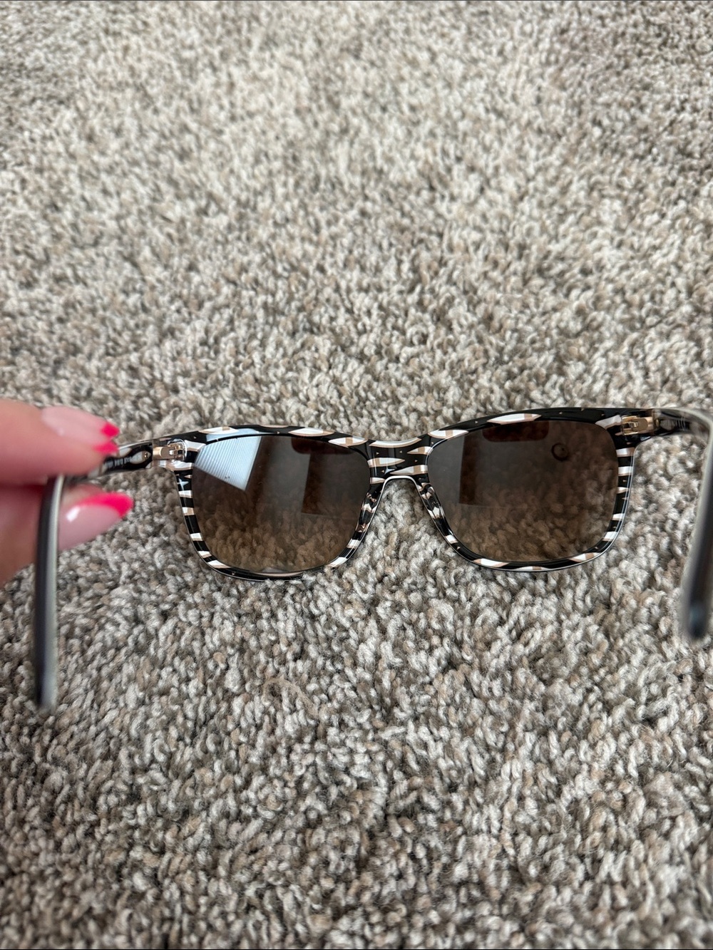 Tory Burch Black Frame Brown Lens Sunglasses with Orange Case - Picture 2 of 4